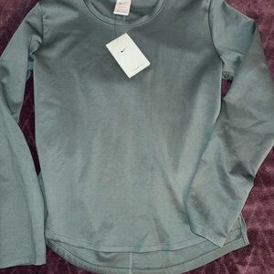 Nike Long Sleeve Therma-fit